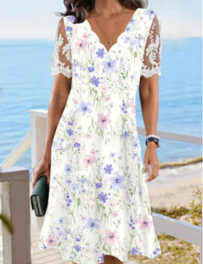 Robe fleurie vintage au design moderne pour femme