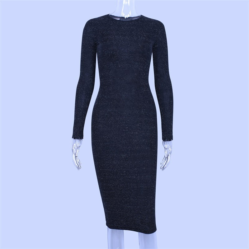 Robe noire élégante à manches longues croisées