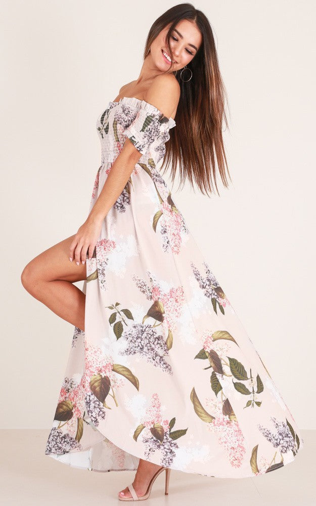 Robe à encolure une ligne, épaules dénudées, taille haute