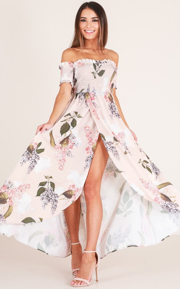 Robe à encolure une ligne, épaules dénudées, taille haute