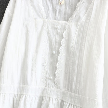 Chemise à manches longues et petit col carré