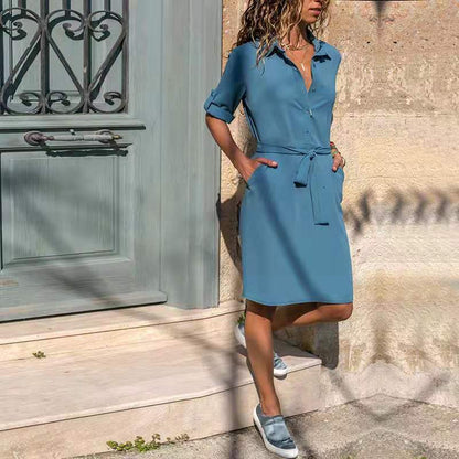 Robe à manches de couleur unie avec col à revers