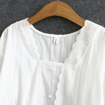 Chemise à manches longues et petit col carré