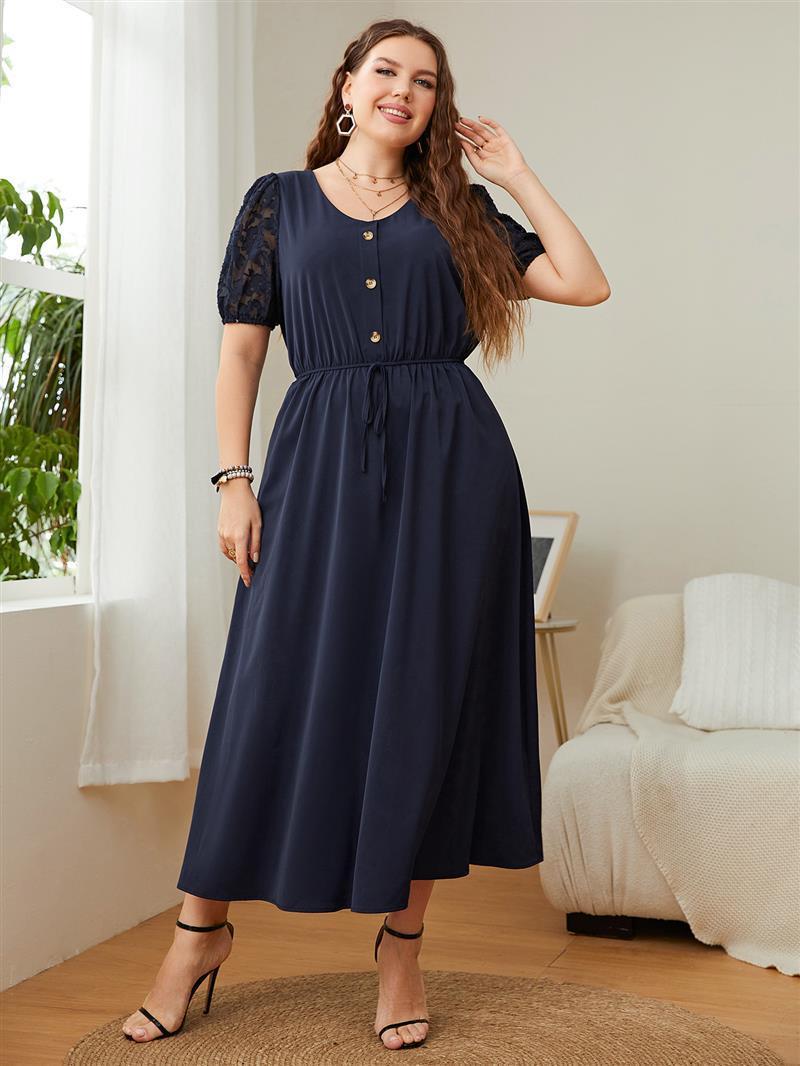 Robe noire grande taille pour femme, style tendance