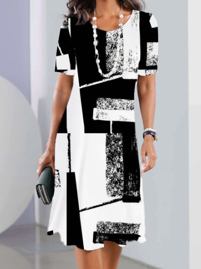 Robe fleurie vintage au design moderne pour femme